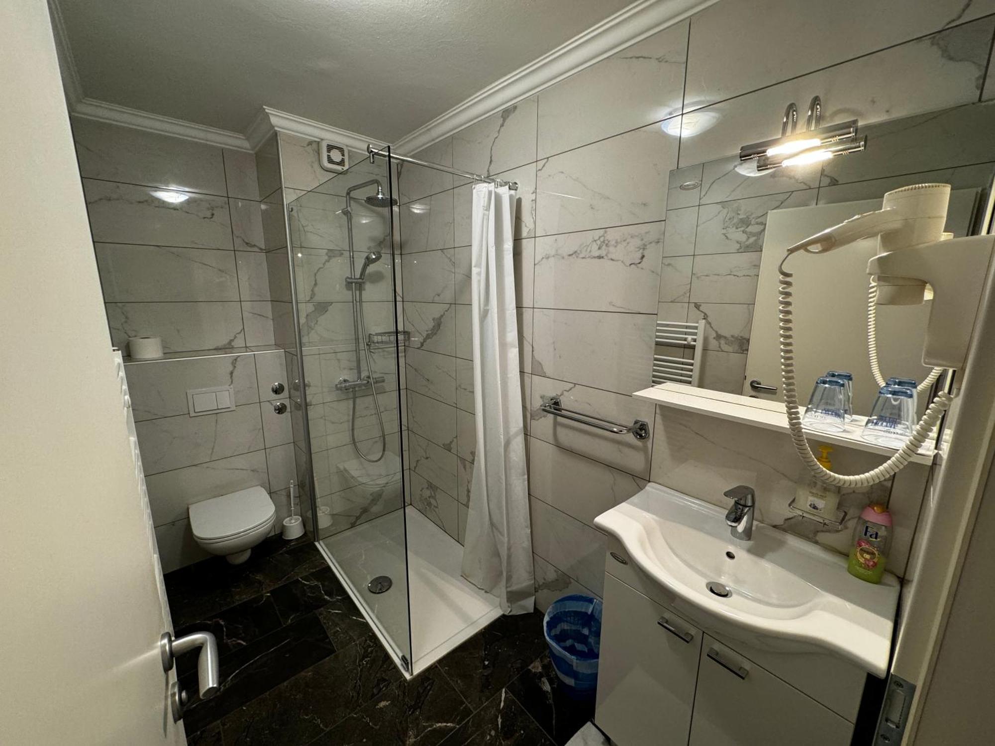 Hotel Gostisce Pri Slavcu Sentjernej Esterno foto