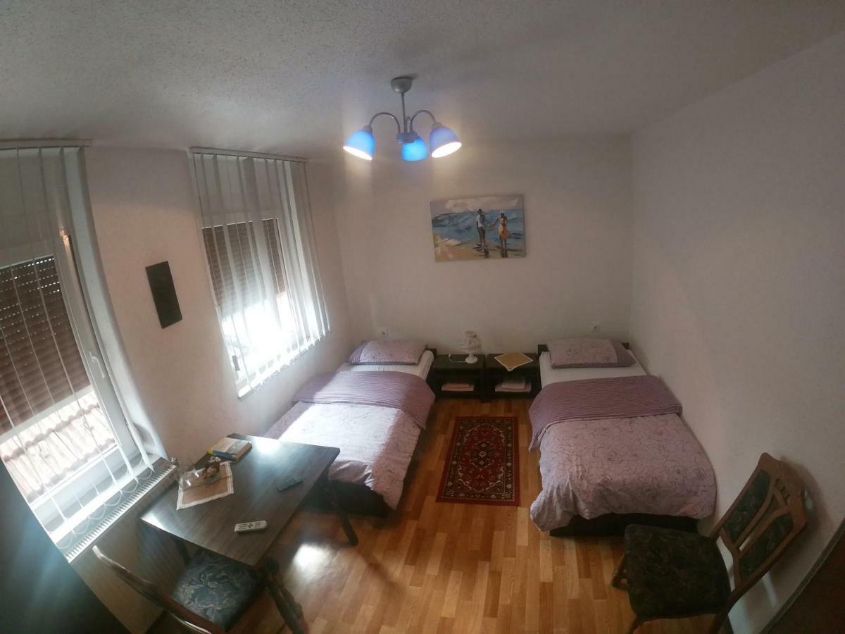 Hotel Gostisce Pri Slavcu Sentjernej Esterno foto