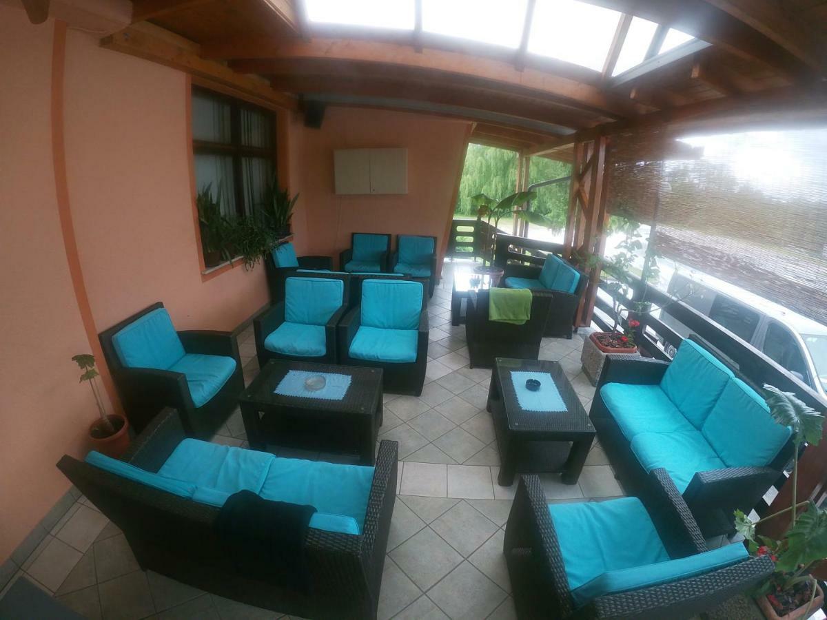 Hotel Gostisce Pri Slavcu Sentjernej Esterno foto